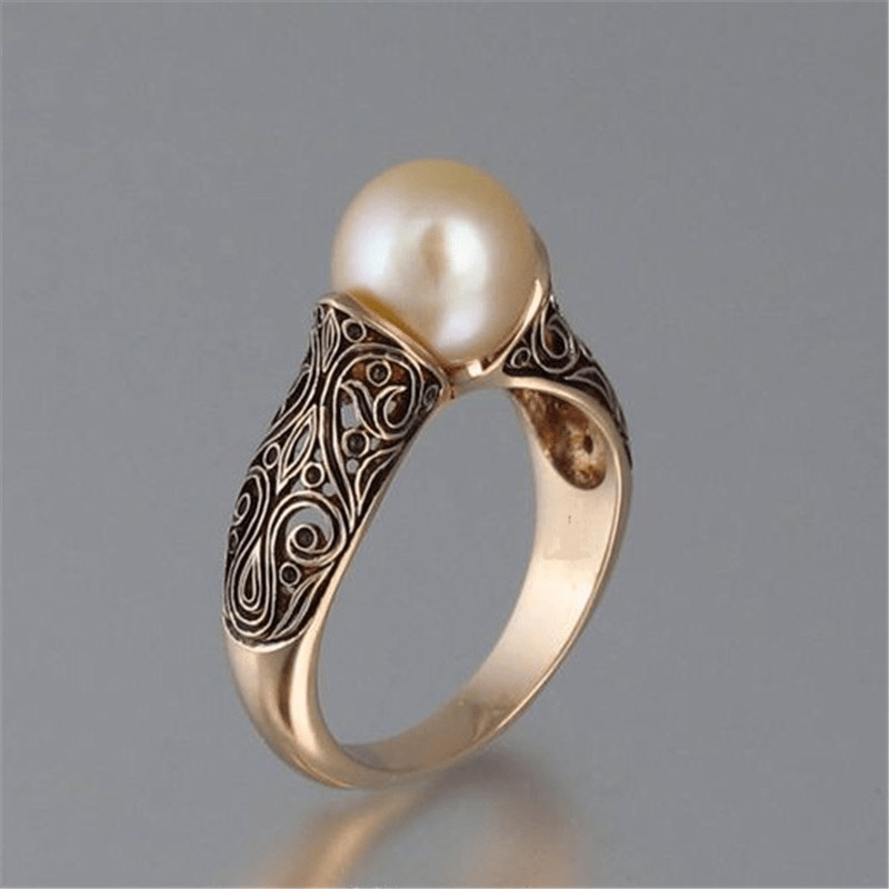 Margaret™ | Golden pearl ring