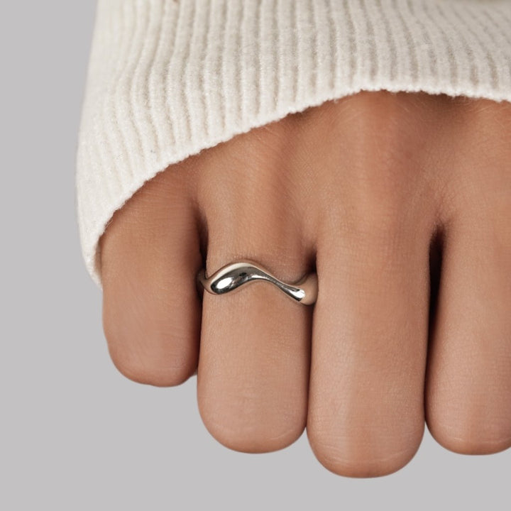 Margeret™ | Silver Wave Ring