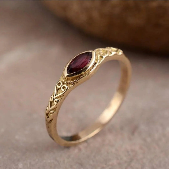 Margeret™ | Ring with Red Crystal