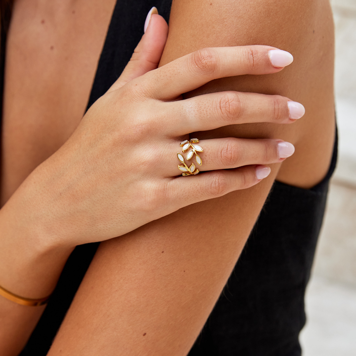 Margeret™ | Serene – Gold Leaf Ring