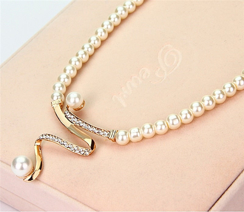 Margeret™ | Natural Pearl Necklace + Earrings Set