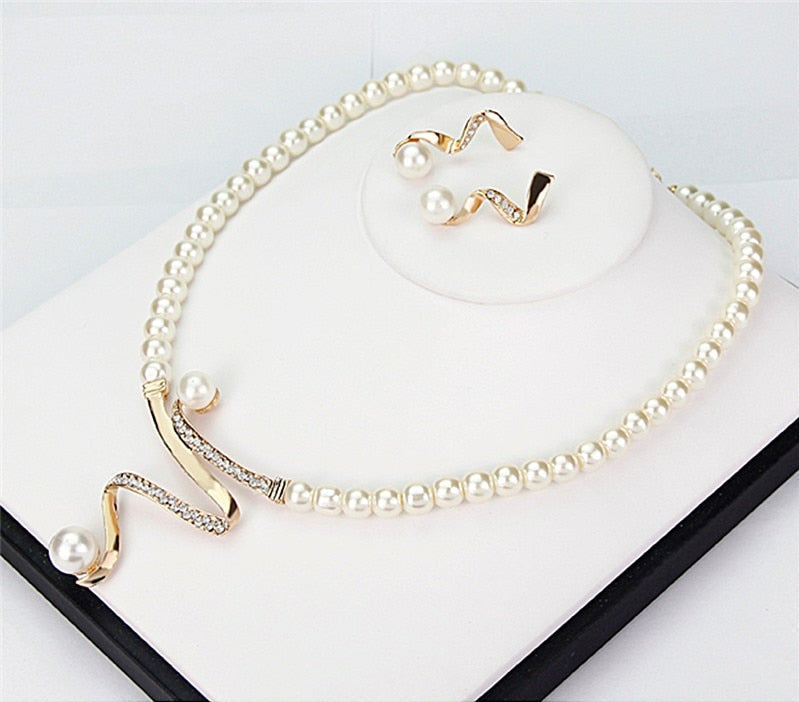 Margeret™ | Natural Pearl Necklace + Earrings Set