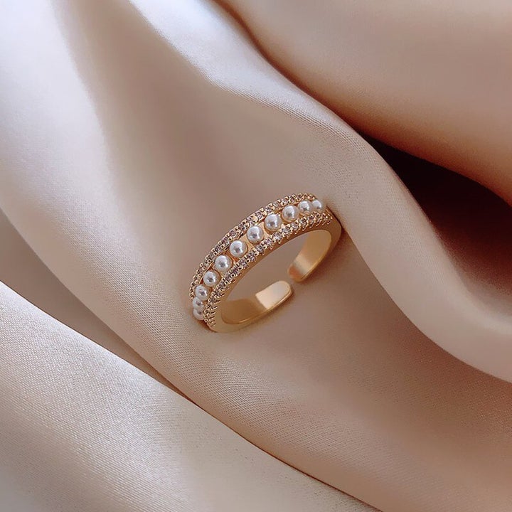 Margeret™ | Luxury Ring in Gold and Pearls
