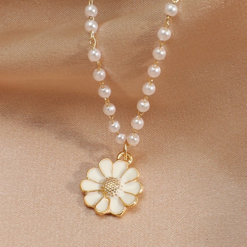 Margeret™ | Daisy with Pearls Pendant