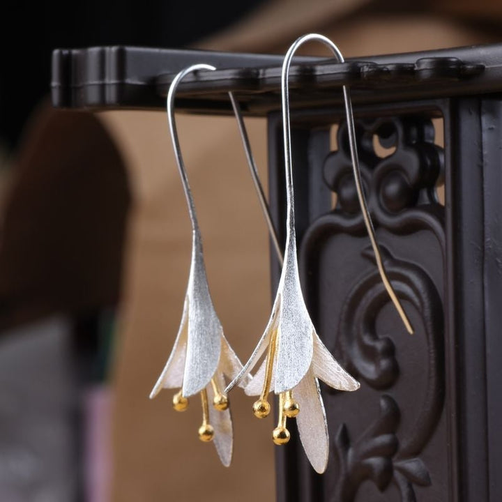 Margeret™ | Silver Flower Earrings