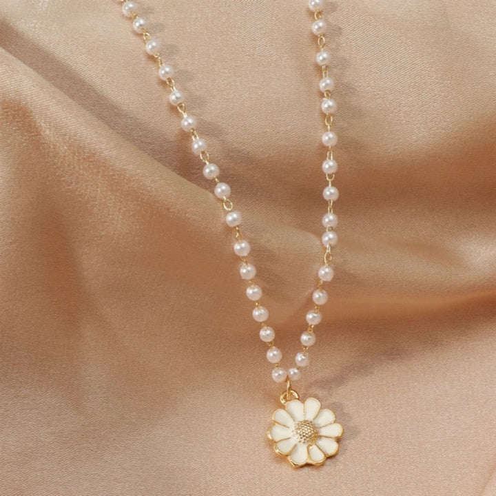 Margeret™ | Daisy with Pearls Pendant