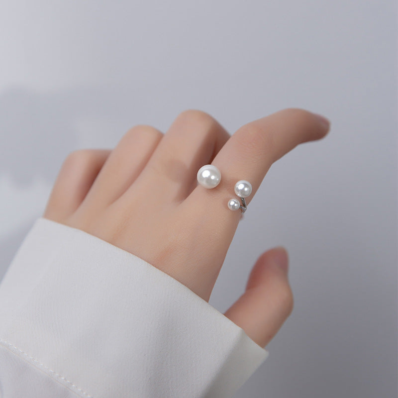 Margeret™ | Adjustable Triple Freshwater Pearl Ring