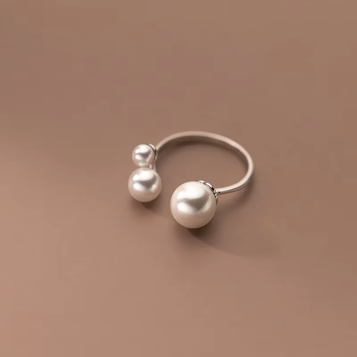 Margeret™ | Adjustable Triple Freshwater Pearl Ring