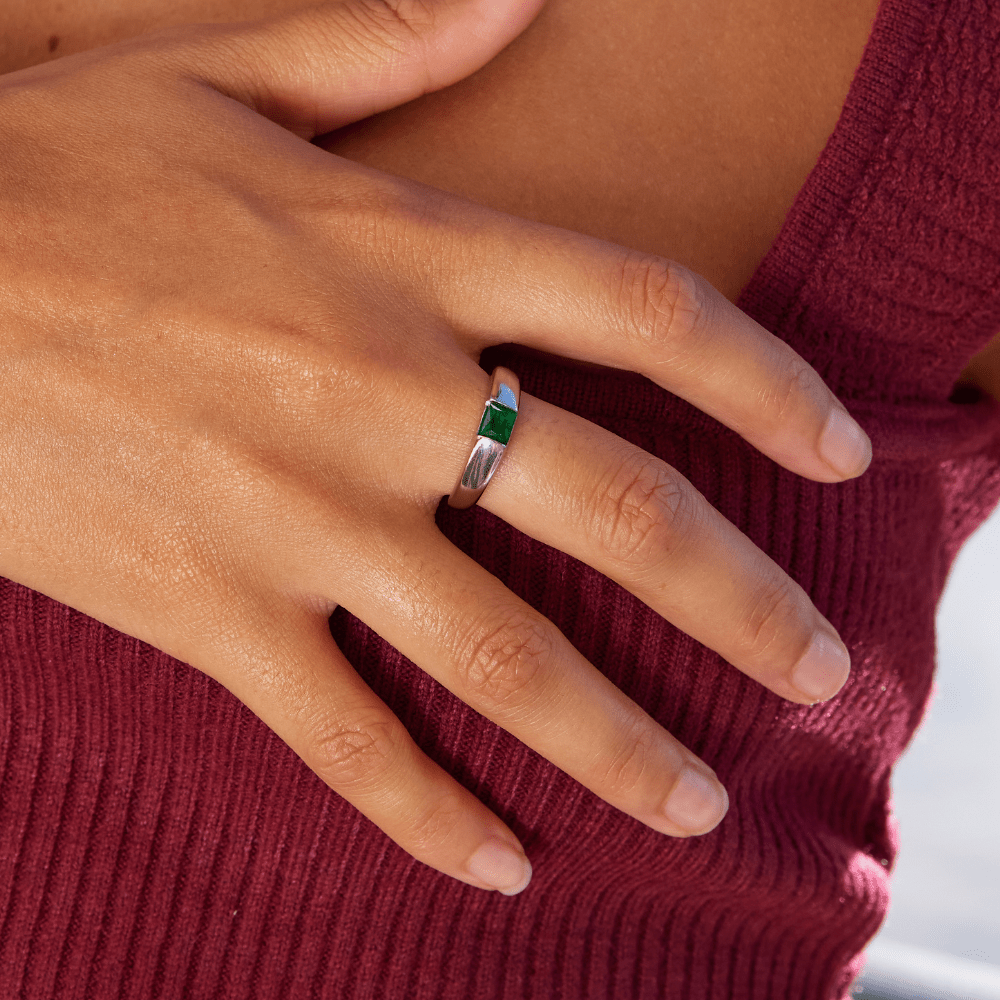 Margeret™ | Ember Silver & Emerald Ring