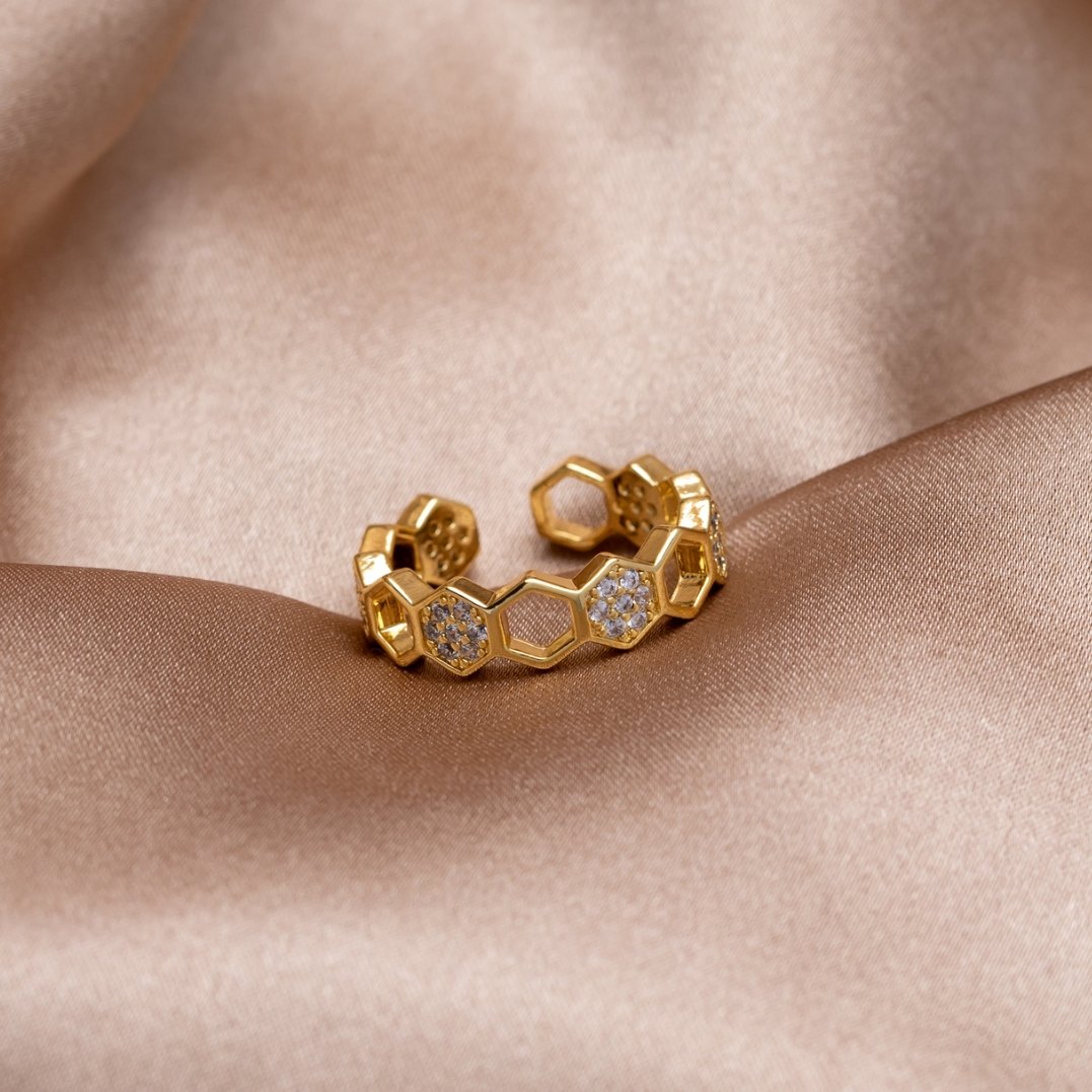 Margeret™ | Bee – Gold & Crystal Ring