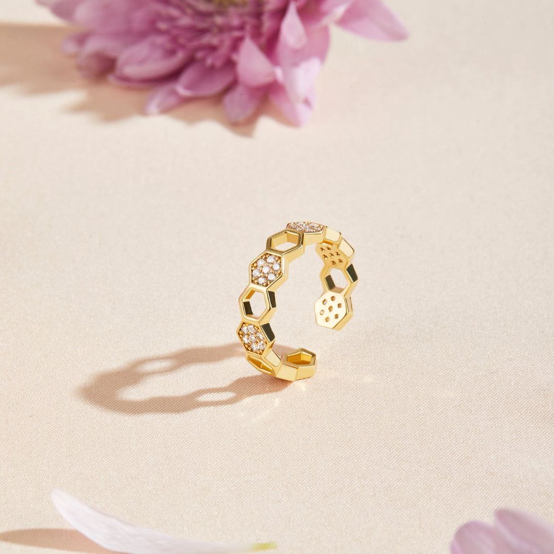 Margeret™ | Bee – Gold & Crystal Ring