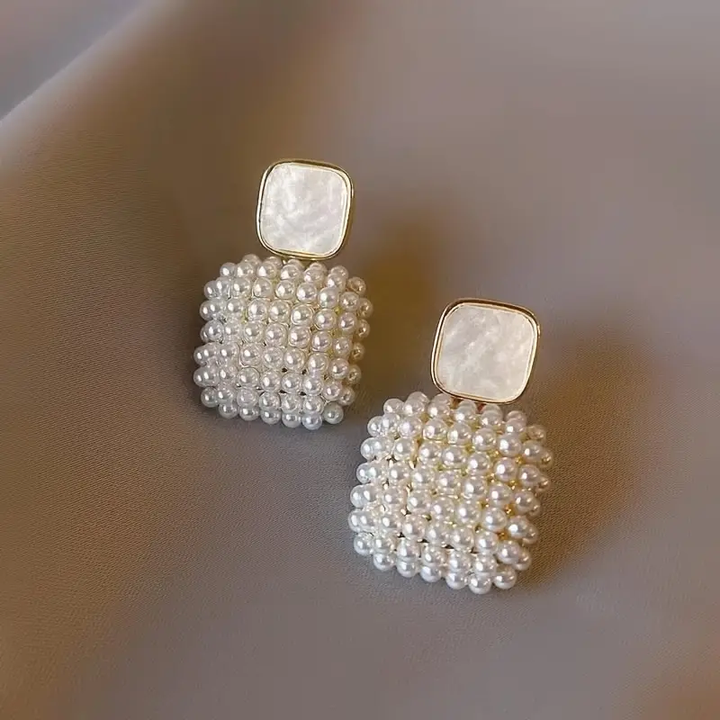 Margeret™ | Square Earrings with Elegant Pearls