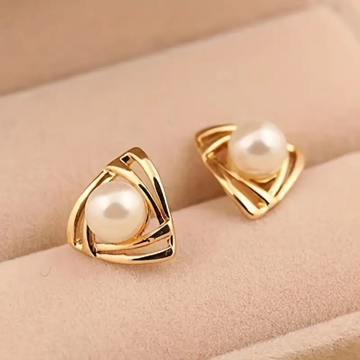 Margeret™ | Elegant Pearl and Gold Earrings