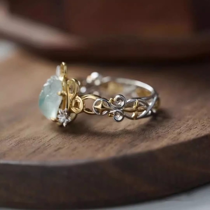 Margeret™ | Ring in Gold and Silver with Moon Crystals
