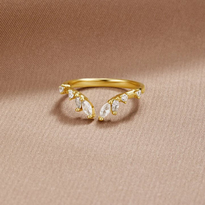 Margeret™ | Peace – Crystal Gold Vine Ring