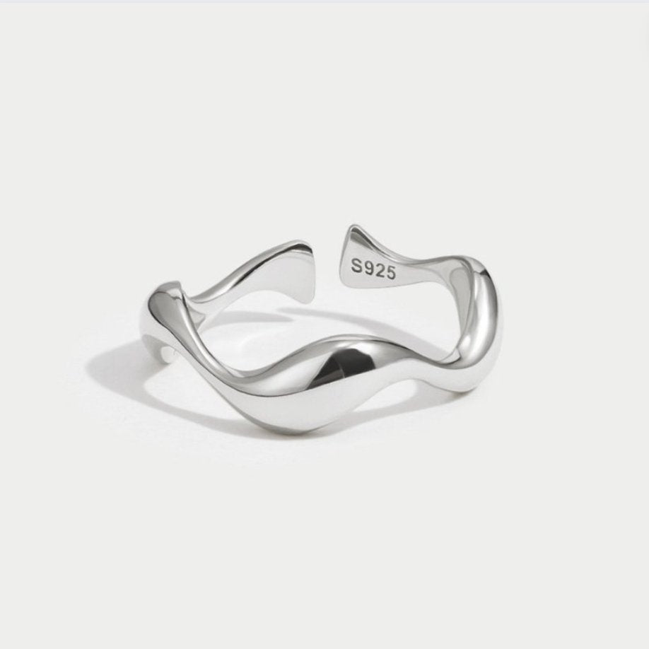 Margeret™ | Silver Wave Ring