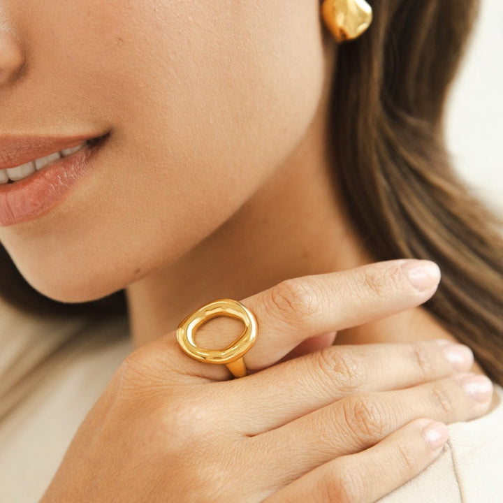 Margeret™ | Vina Molten Gold Ring