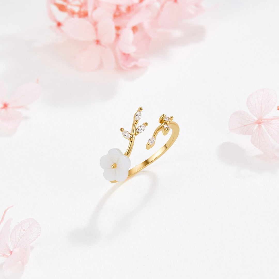 Margeret™ | Rise – White Blossom Ring